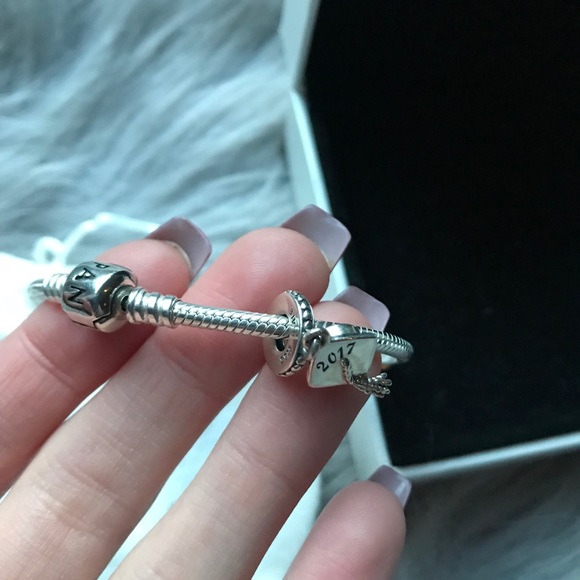 Pandora bracelet with charm - Picture 3 of 5